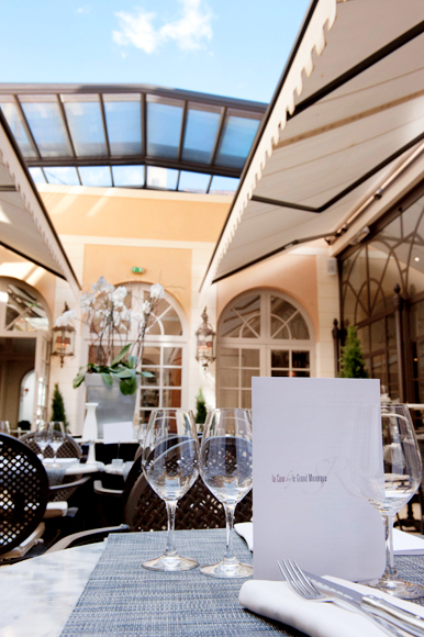 photographe hôtels Lyon restaurant table